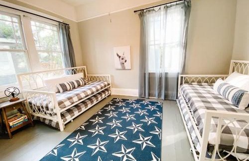 Hannon Park House | Modern & Centrally Located Stay at Calypso Dreams