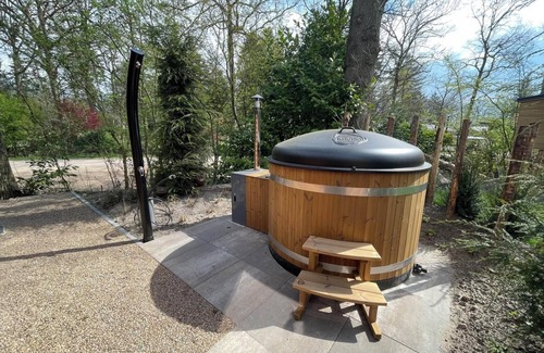 Municipality of Woudenberg House | Modern chalet for 6 people with 3 bedrooms and hot tub