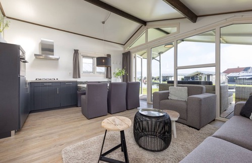 Terkaple House | Modern chalet near Lake Sneek