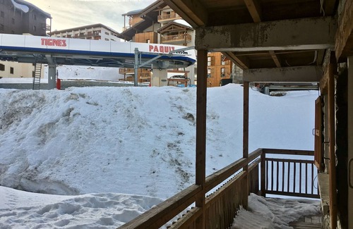 Le Lavachet Apartment | Modern Chalet Reynaud by the river! Right next to the Lavachet ski lifts