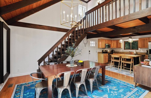 Basye Cabin | Modern Chalet with Hot Tub, Fire Pit & Mountain Views in Basye, VA