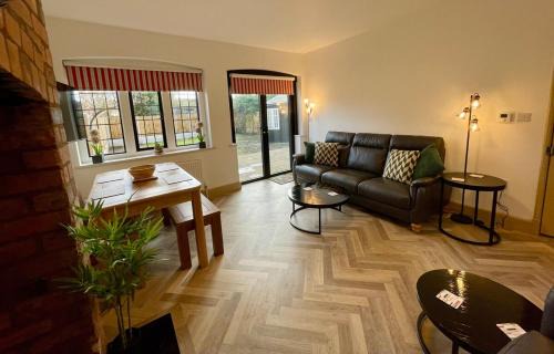 Lower Wick House | Modern city 3 bedroom bungalow