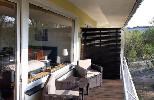 Bahnhofsvorstadt Apartment | Modern City Apartment with balcony and nice parc view