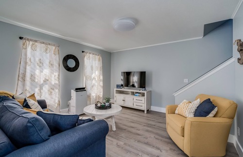 Clayton Apartment | Modern Clayton Village Apartment