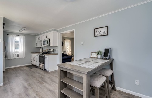 Clayton Apartment | Modern Clayton Village Apartment