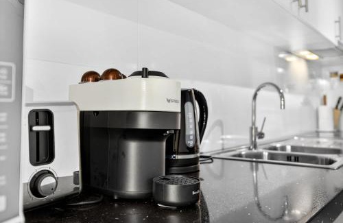 Rockingham Apartment | Modern Coastal Escape in the Heart of Rockingham