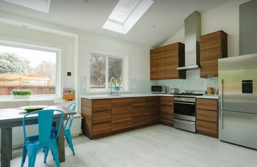 Half Moon Bay Apartment | Modern Coastal Retreat, Walk to Downtown HMB & Beach