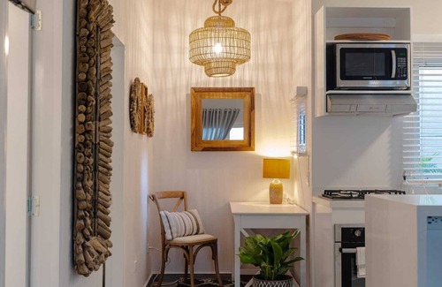 Comuna 2 Apartment | Modern Comfort by the Caribbean, Los Cocos apt Santa Marta 201