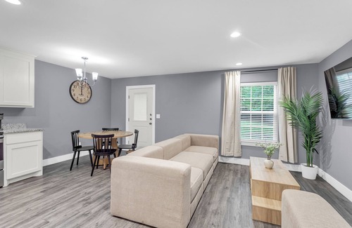 Denison House | Modern Comfort in Historic Denison!