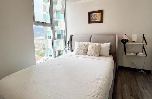 Mata Redonda Apartment | Modern Comfort with Stunning Views in San José