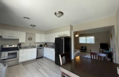 Archbold Condo | Modern Condo in Archbold - Near I-80