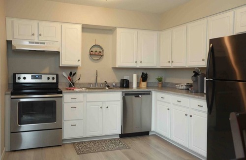 Archbold Condo | Modern Condo in Archbold - Near I-80
