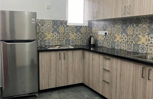 Wellawatta North Condo | Modern condo in the heart of Colombo city, minutes away from Wellawatte Beach