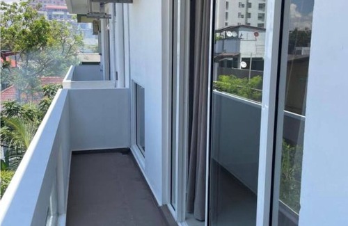 Wellawatta North Condo | Modern condo in the heart of Colombo city, minutes away from Wellawatte Beach