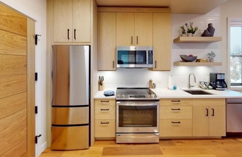 Tamarack Resort Condo | Modern Condo | Juliette Balcony