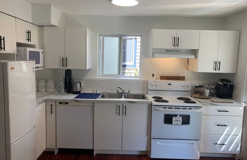 Willoughby House | Modern, Contemporary 1 BR Garden Suite