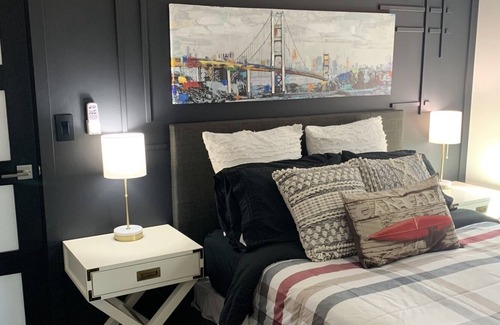 Kamloops Bed & Breakfast | Modern contemporary suite
