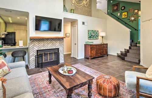 Coppell House | Modern Coppell Retreat w/ Patio + Fire Pit!