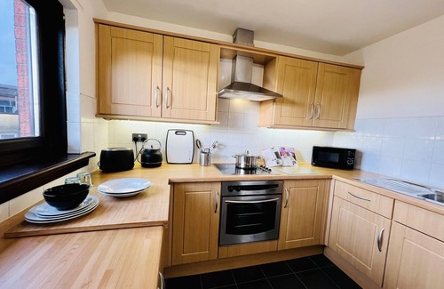 North Glasgow Apartment | Modern & Cosy 2 bedroom Flat with Free Parking - 5 minutes from City Centre