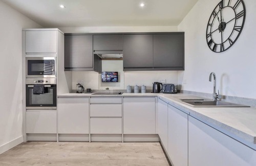 Sheffield House | Modern, Cosy Whole house WiFi close to attractions