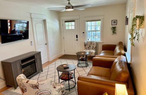 Historic District House | Modern Cottage Downtown. Pet Yes