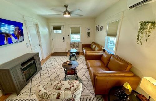 Historic District House | Modern Cottage Downtown. Pet Yes