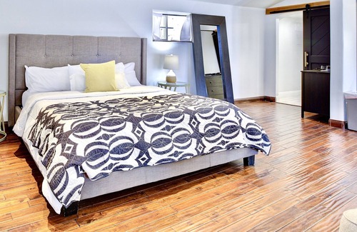 Winter Gardens Cottage | Modern Cottage Getaway !