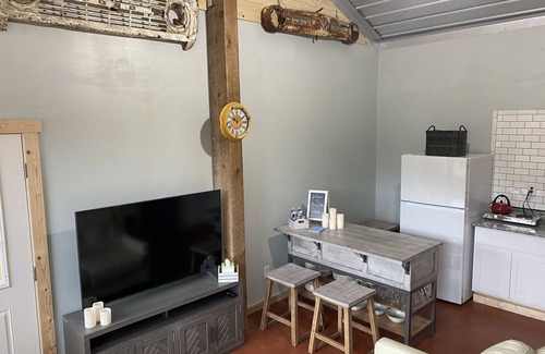 Newport Cottage | Modern Cottage in a Farm Setting