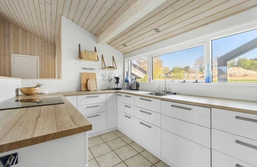 Grevinge House | Modern cottage in scenic natural setting
