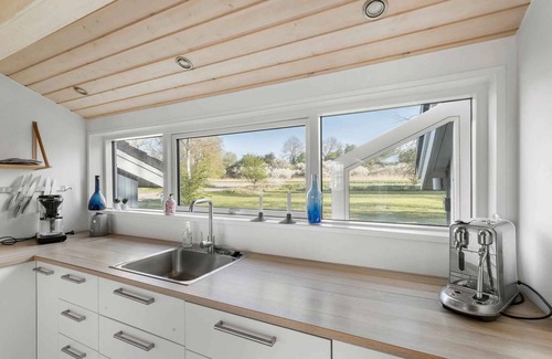 Grevinge House | Modern cottage in scenic natural setting