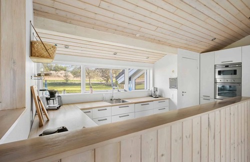 Grevinge House | Modern cottage in scenic natural setting