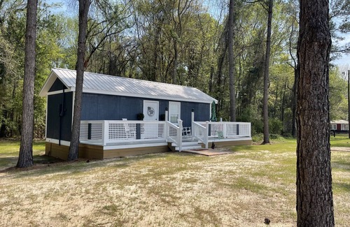 Hartsfield Cottage | Modern Cottage Nestled In The Woods At Gin Creek