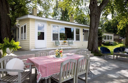 Hamburg Township Cottage | MODERN COTTAGE ON PRIVATE LAKE CLOSE TO ANN ARBOR