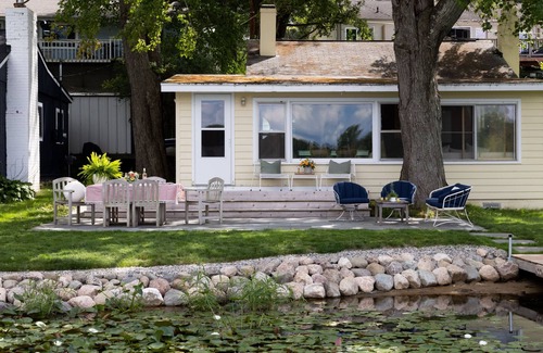 Hamburg Township Cottage | MODERN COTTAGE ON PRIVATE LAKE CLOSE TO ANN ARBOR
