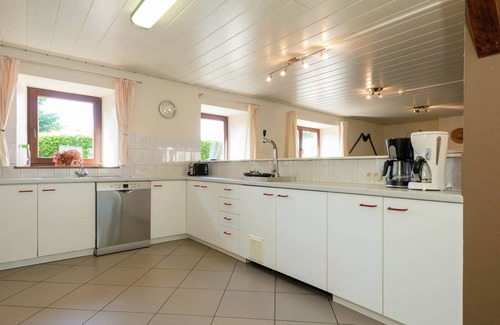 Faymonville Cottage | Modern Cottage with Private Garden in Waimes