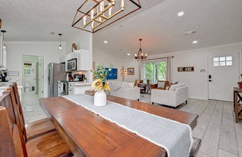 Stagecoach Cabin | Modern Country Home in Magnolia
