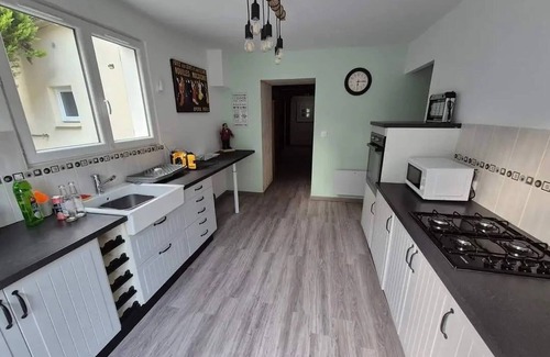 Chassenon House | Modern Countryside Bungalow, Ensuite Rooms, Garden