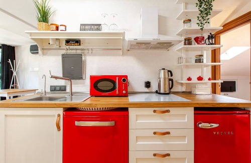 Bebek Apartment | Modern Couples Attic apt w/terrace near coffeeshop