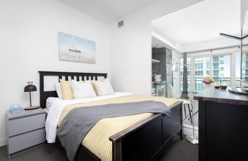 Humber Bay Apartment | Modern Cozy 1BR Condo Near Toronto's Lakefront