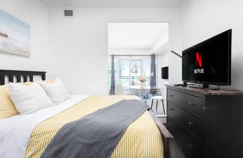 Humber Bay Apartment | Modern Cozy 1BR Condo Near Toronto's Lakefront