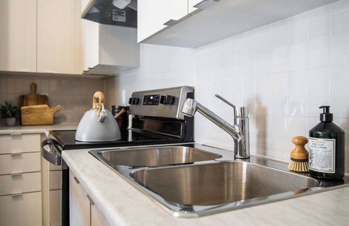 Pickering House | Modern, Cozy 1BR in the City