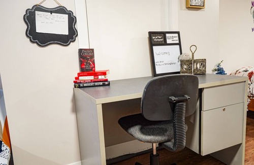 London Apartment | Modern & cozy apartment at a central location with free parking