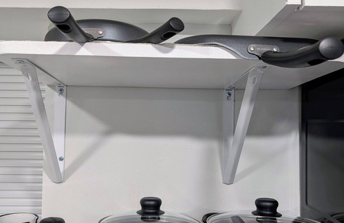 Logan Square Apartment | Modern + Cozy Chicago stay w/garage parking & 20min to downtown