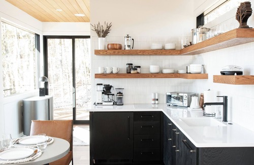 Dawsonville Cabin | Modern Cozy Romantic Hideaway near Dahlonega with Hot Tub and Trails