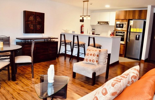 Financial District Apartment | Modern & Cozy Suite w/parking and laundry, Parque La Carolina.