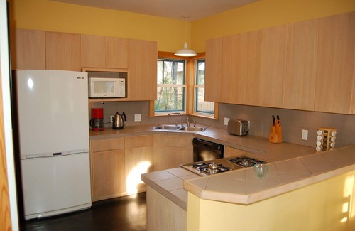 Triangle State House | Modern Craftsman Style House in Hyde Park, Austin