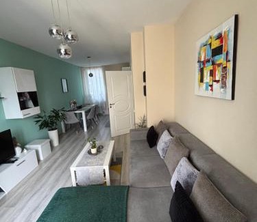 Sofia Apartment | Modern, Cute and Comfy Apartment - FREE PRIVATE PARKING