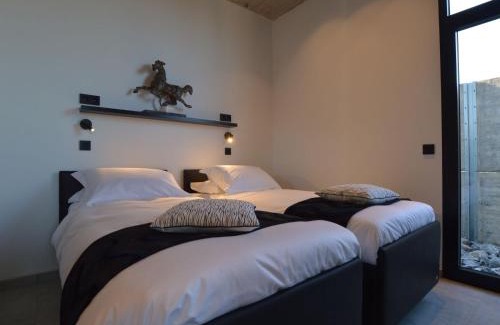 Warsage Villa | Modern Dalhem Villa with Views