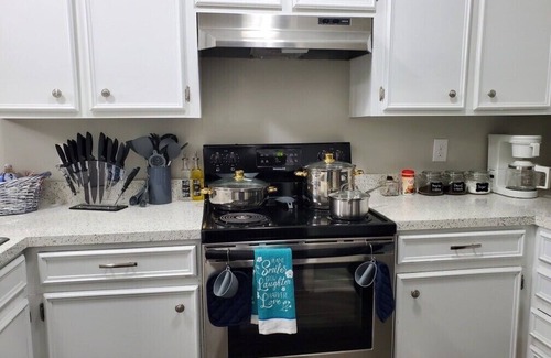 Tougaloo House | Modern Designer Townhouse | Ideal for Long Term Executive Stays