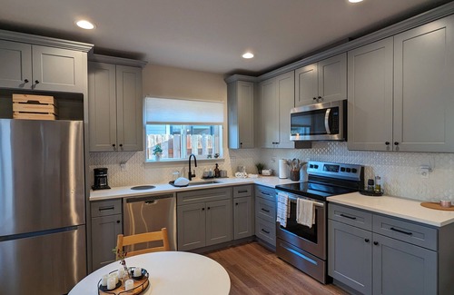 Woodstock House | Modern Detached ADU in SE PDX, 2 bedroom, 1.5 bathroom